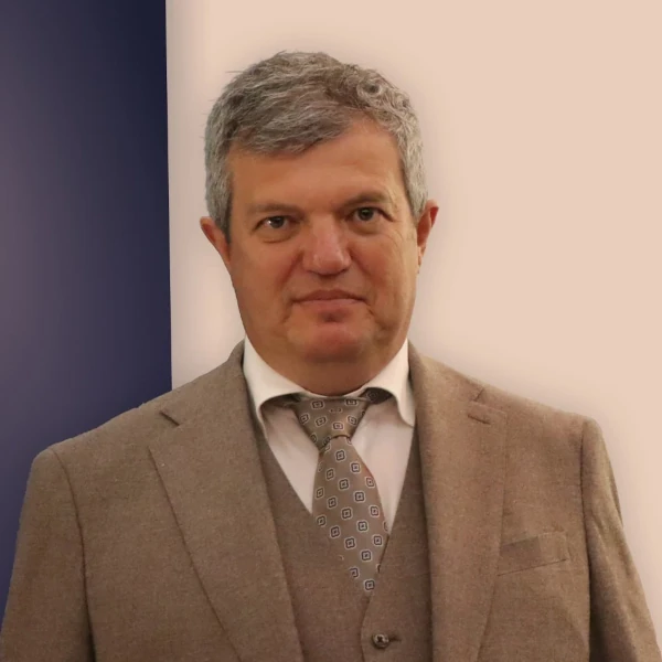 Александр Безматерных